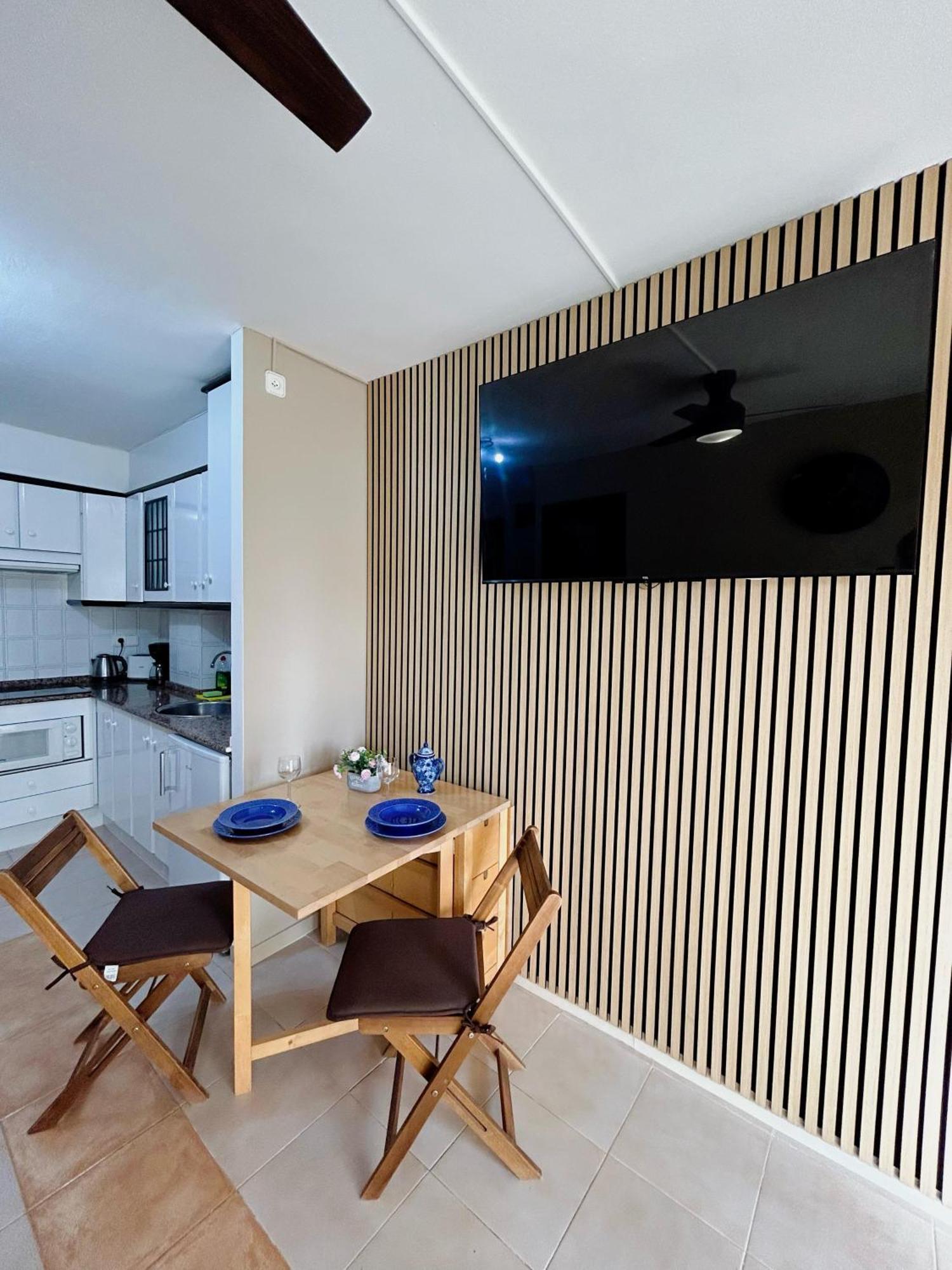 Comfy Apartment In Салоу Экстерьер фото