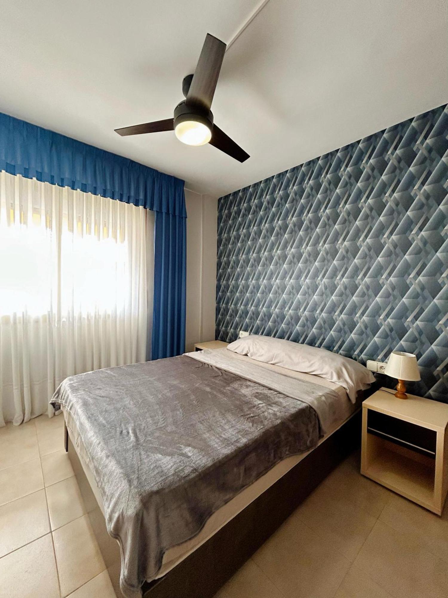 Comfy Apartment In Салоу Экстерьер фото